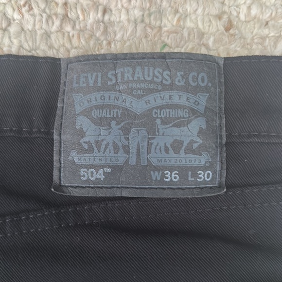 Black Levi’s 504 Jeans - Picture 6 of 8